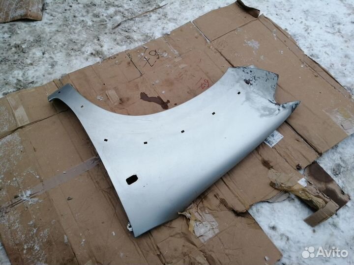 Крыло переднее левое Toyota Hilux 2010