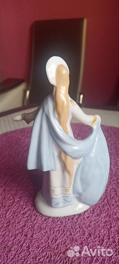 Фарфоровые статуэтки