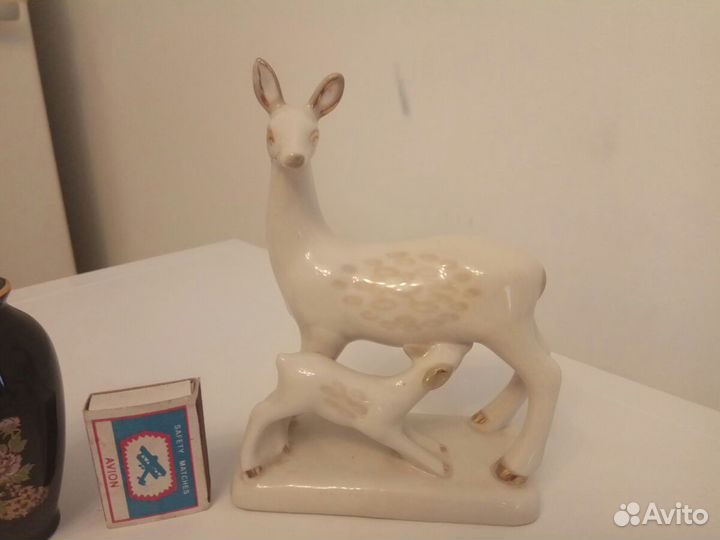 Статуэтка Олениха с олененком