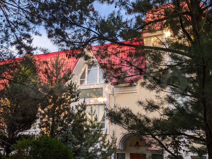 Дом 650 м² на участке 45 сот.