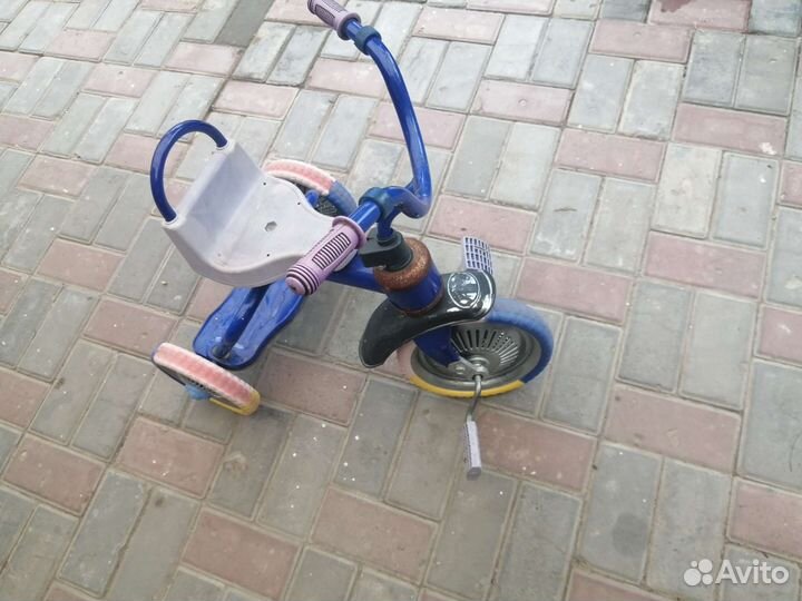Детский трехколесный велосипед