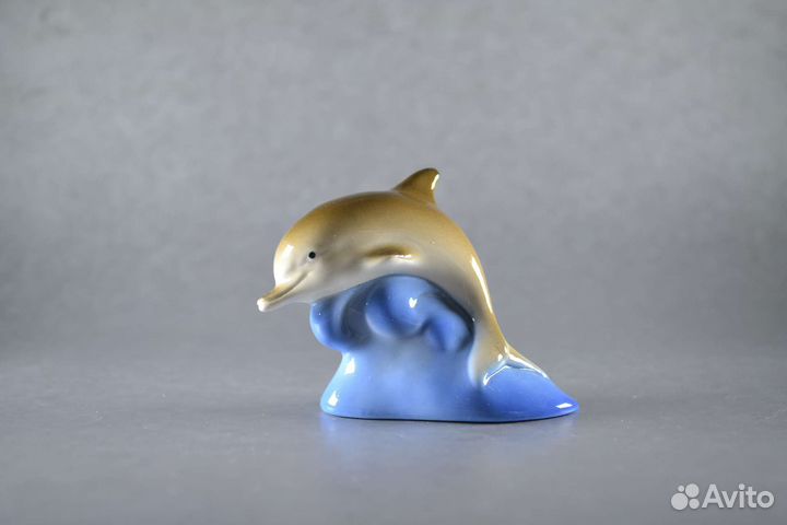 Дельфин-афалина фарфоровая статуэтка