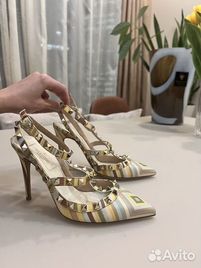 Новые туфли Valentino оригинал 36 размера