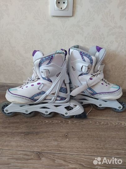 Ролики белые Rollerblade (38,5 р) состояние новых