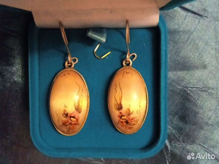 Серьги (селенит), 1987 год