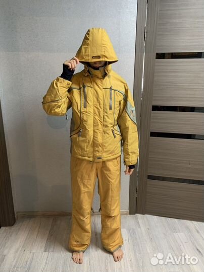 Сноубордический костюм женский