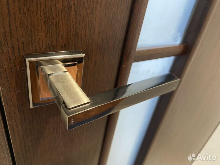 Межкомнатные двери бу 70 см с коробкой