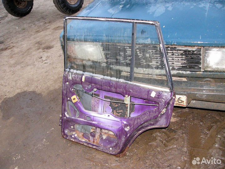 Дверь задняя правая 2104