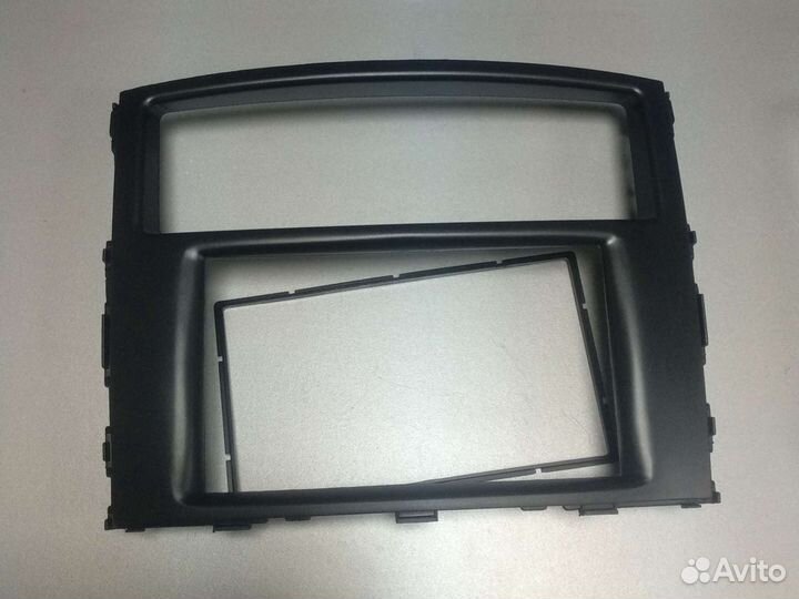 Переходная рамка 2дин Mitsubishi Pajero 4