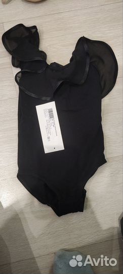 Гимнастический мяч, купальник, полупальцы