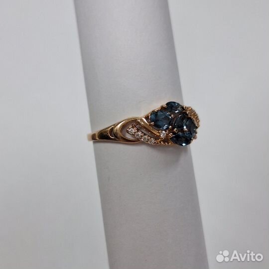 Кольцо золото 585 пробы с топазами размер 17