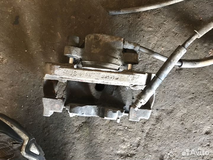 Передний суппорт бмв е70