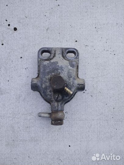 Кронштейн топливного фильтра vоlvo 760 вольво 760