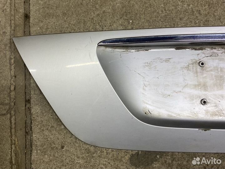 Накладка крышки багажника mercedes w211