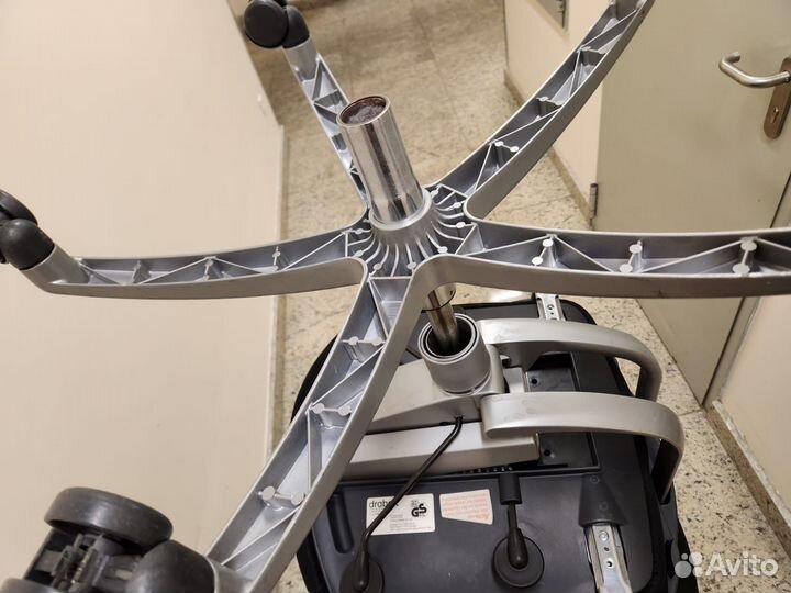 Компьютерное кресло