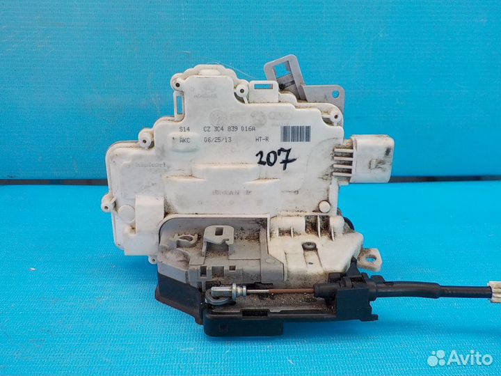 Замок двери задней правой volkswagen Passat B7 201