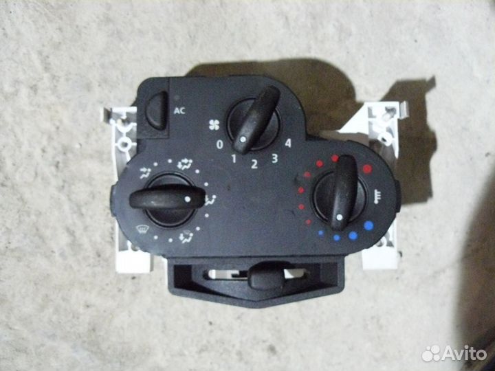 Блок управления отопителем Renault Logan Рено