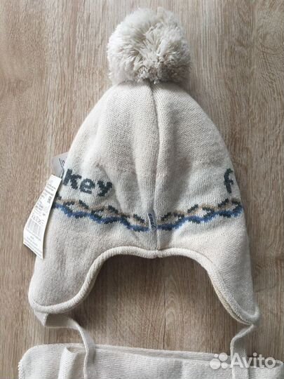 Новый комплект шапка и шарф