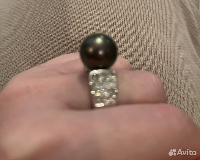 Кольцо и пусеты