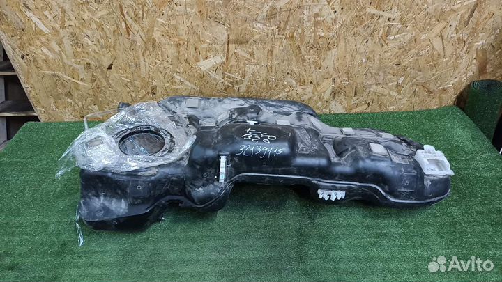 Volvo XC40 топливный бак 32312205 32139115