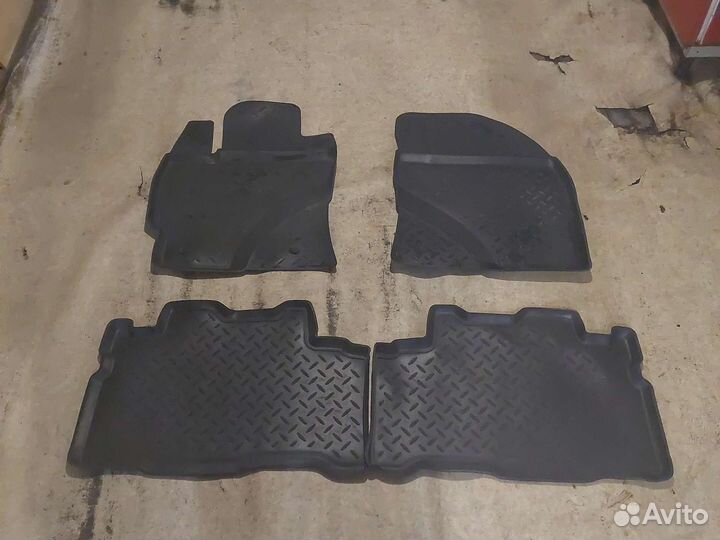 Автомобильные коврики резиновые