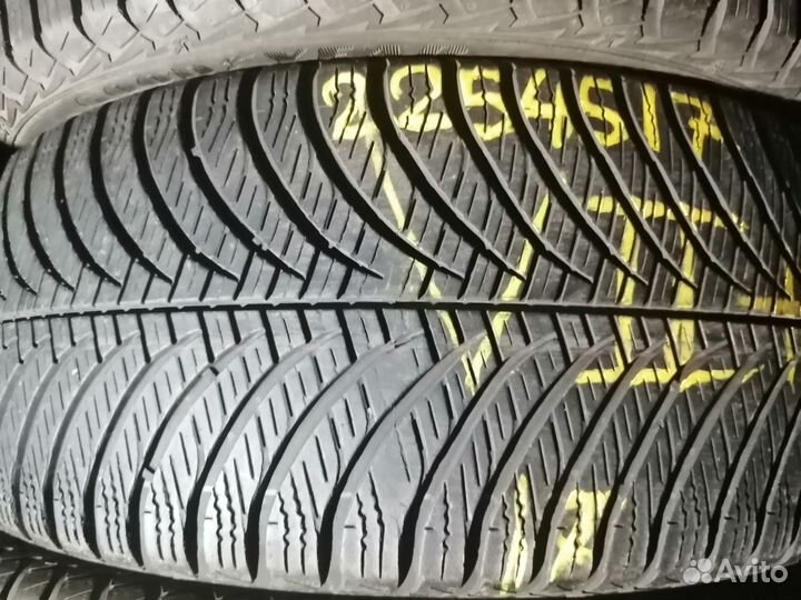 Goodyear Vector 4Seasons Gen-2 225/45 R17