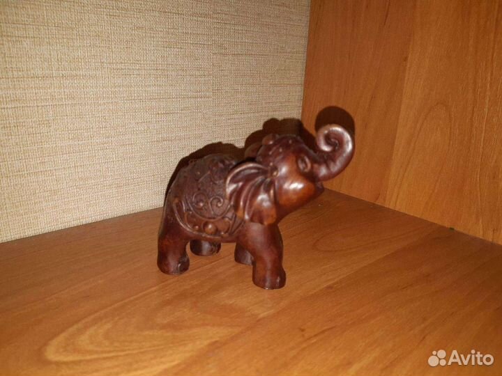 Статуэтки, фигурки, сувениры