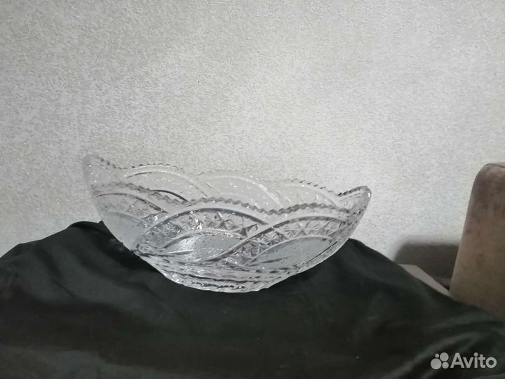 Большая хрустальная ваза