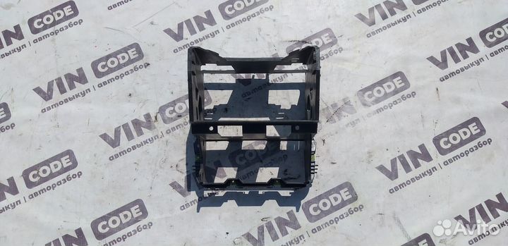 Рамка магнитолы Volkswagen Golf 5