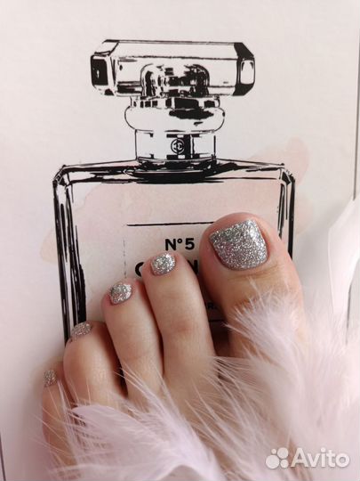 Педикюр с покрытием гель-лак и обработкой стопы