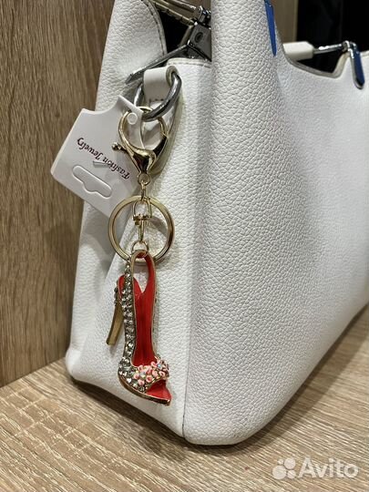 Брелок Туфелька со стразами