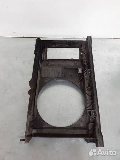 Диффузор вентилятора Volkswagen Caddy 3 2005