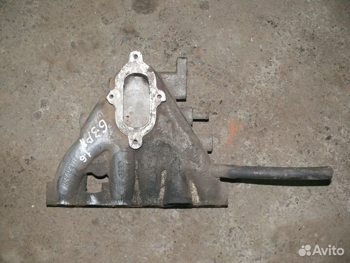 Впускной коллектор Volkswagen Golf 3 1,6 л PN