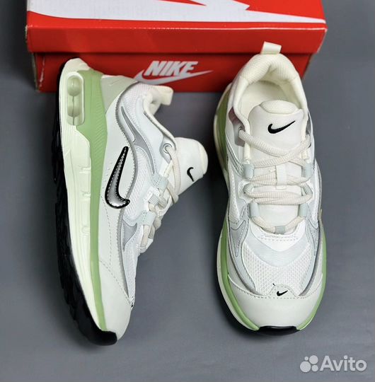 Кроссовки nike женские