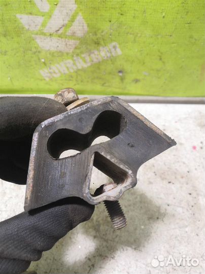 Опора двигателя Ауди 80 90 Б3