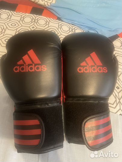 Боксерские перчатки 10 oz adidas