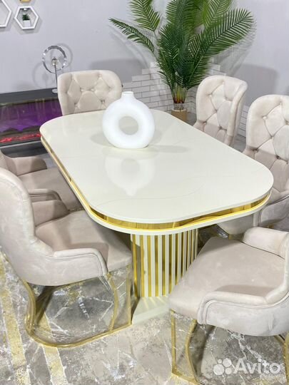 Стол и стулья
