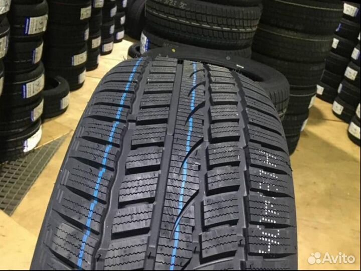Windforce Snowblazer UHP 235/45 R17 97V