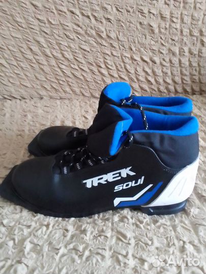 Лыжные ботинки