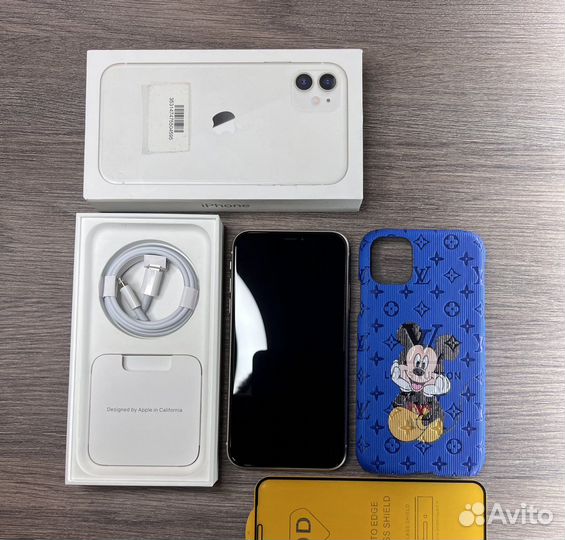 iPhone 11, 64 ГБ