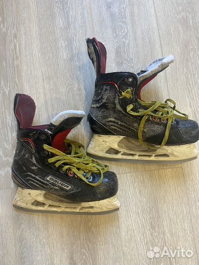 Продам хоккейные вещи