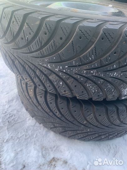 Goodyear UltraGrip Extreme 215/65 R16