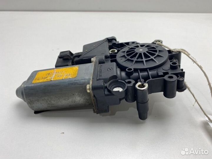 Мотор стеклоподъемника передний левый Audi A8 4D2