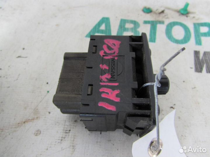 Переключатель регулировки зеркала для Nissan R'nes