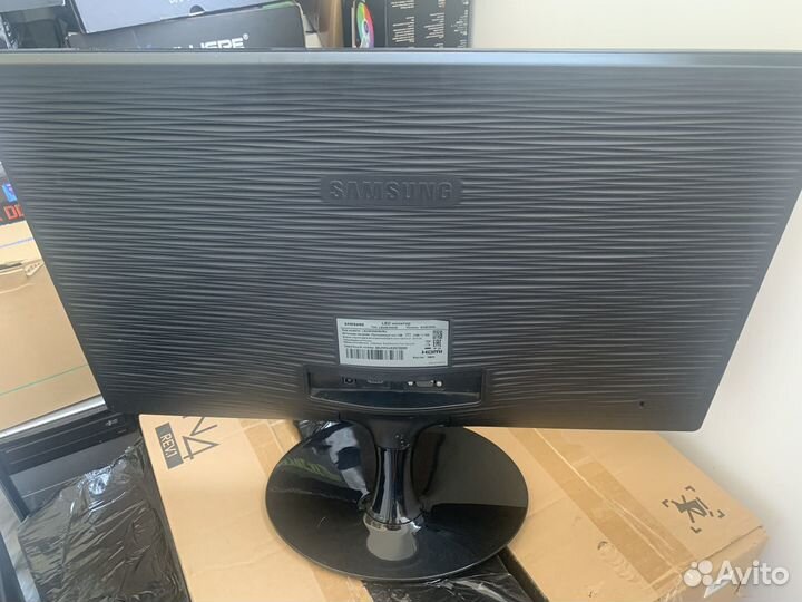 Монитор Samsung 24' S24D300H full HD