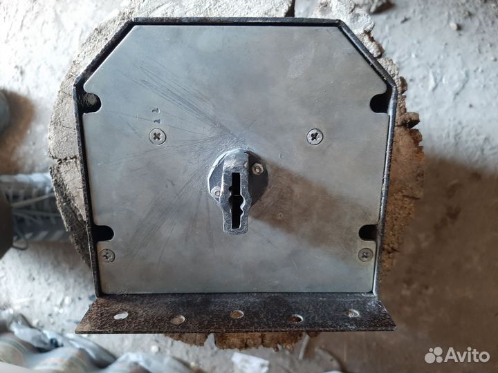 Замок накладной