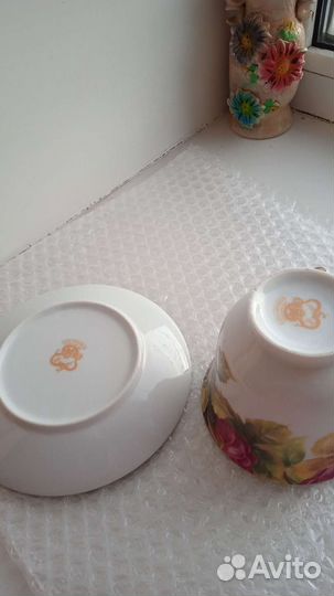 Большая чашка с блюдцем