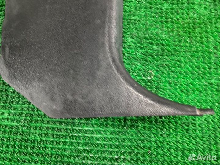 Обшивка стойки прав. перед. Mercedes-benz Gl-class