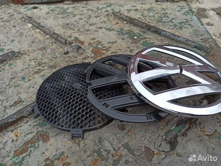 Эмблема решетки радиатора volkswagen