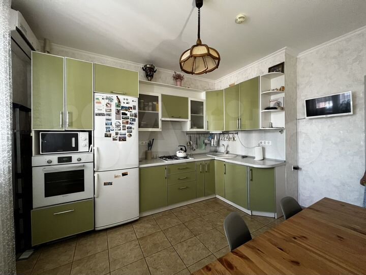 2-к. квартира, 77 м², 7/9 эт.